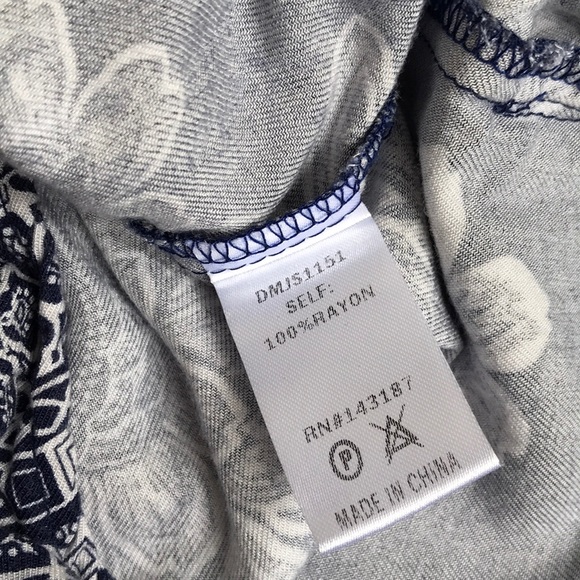 Lulu’s lace up romper with pockets - Picture 3 of 4